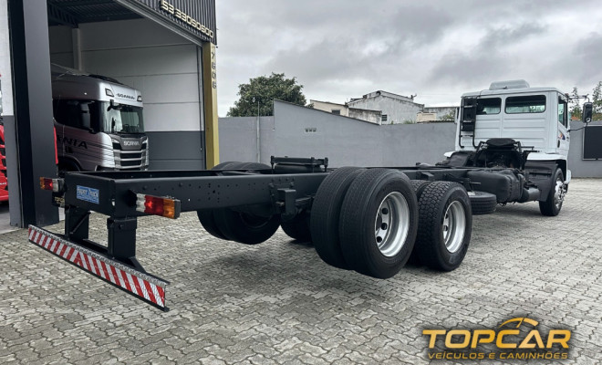 MERCEDES-BENZ 1718 3-Eixos 2p (diesel) 2009 Diesel-4